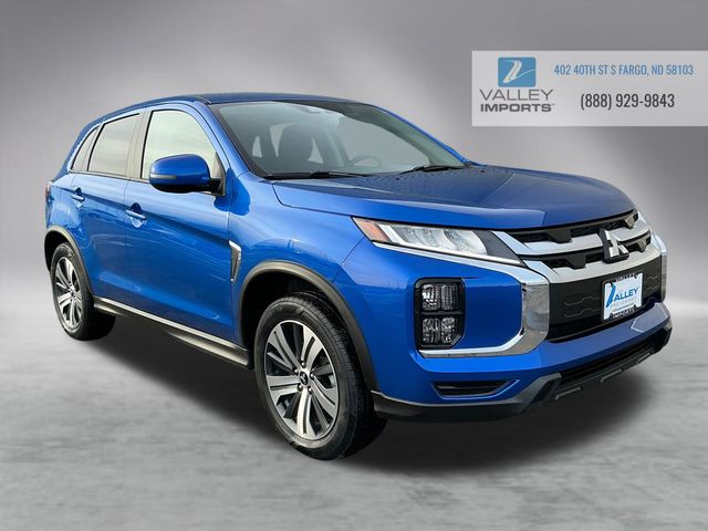 2022 Mitsubishi Outlander SE's photo