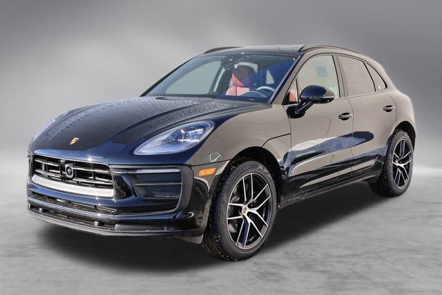 2025 Porsche Macan's photo