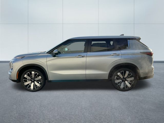 2026 Mitsubishi Outlander SE - Photo 7