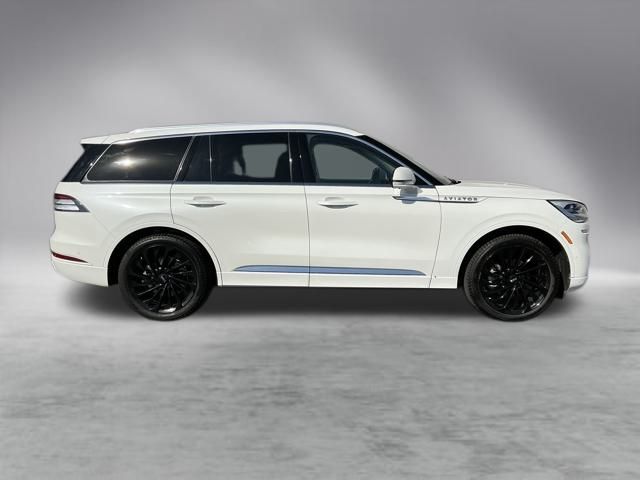 2021 Lincoln Aviator Reserve photo 3
