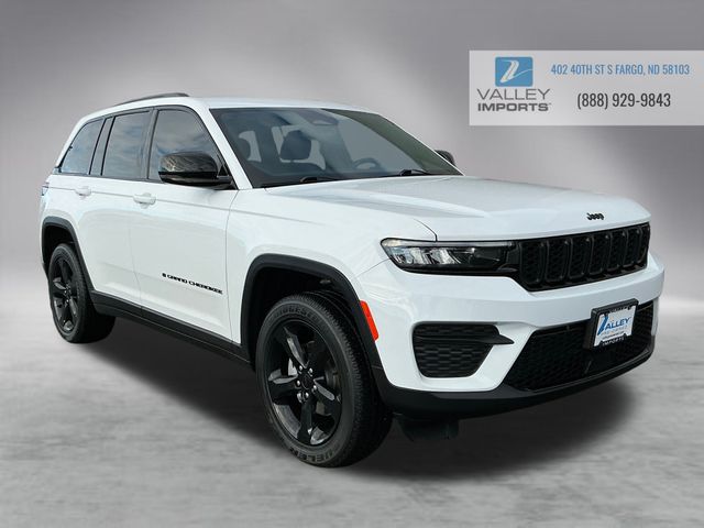 2023 Jeep Grand Cherokee Altitude's photo
