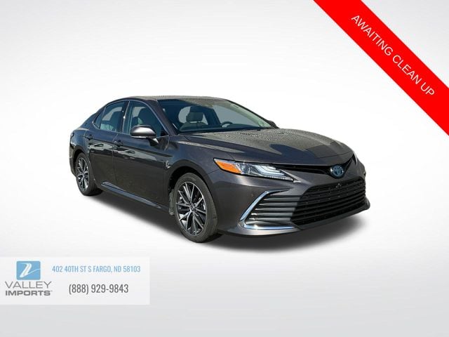 2023 Toyota Camry XLE Hybrid's photo