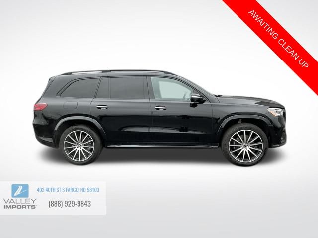 2025 Mercedes Benz GLS 450 4MATIC photo 2