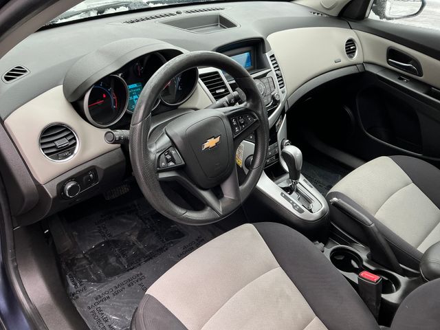 2014 Chevrolet Cruze LS photo 4