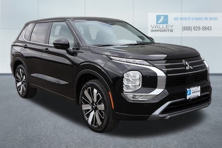 Featured New 2025 Mitsubishi Outlander SE SUV for Sale in Fargo, ND