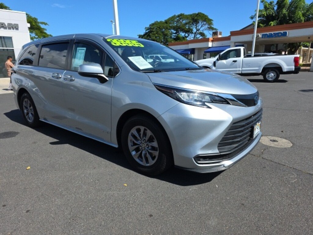 Used 2021 Toyota Sienna LE 8 Passenger Van