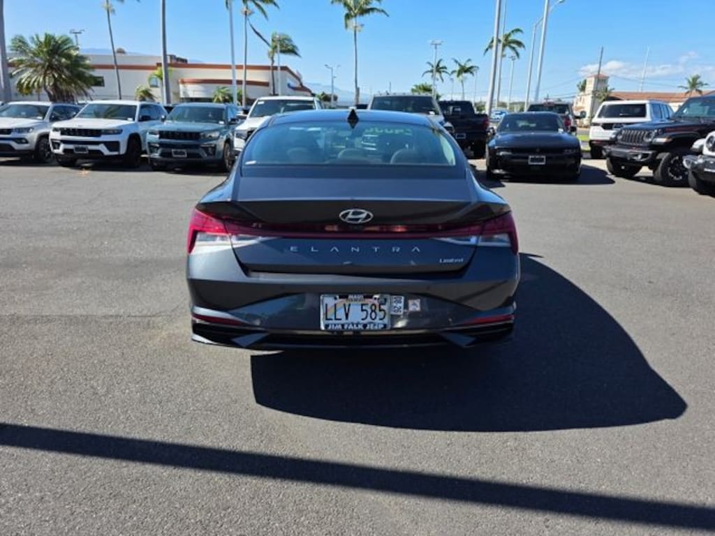 Used 2022 Hyundai Elantra Limited Sedan