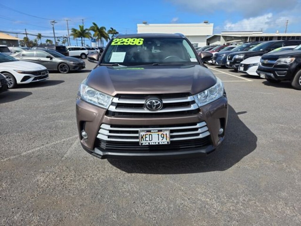 Used 2019 Toyota Highlander XLE V6 SUV
