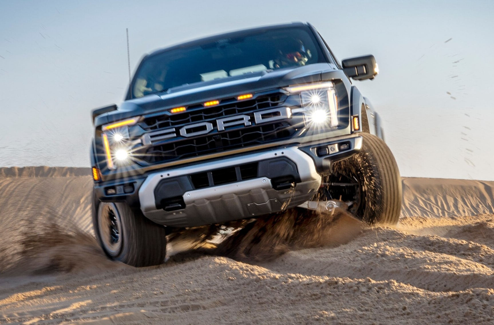 2024%20Ford%20F-150%20Raptor_03-1726x1137.jpg