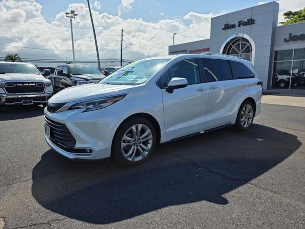 Used 2023 Toyota Sienna Platinum 7 Passenger Van Passenger Van