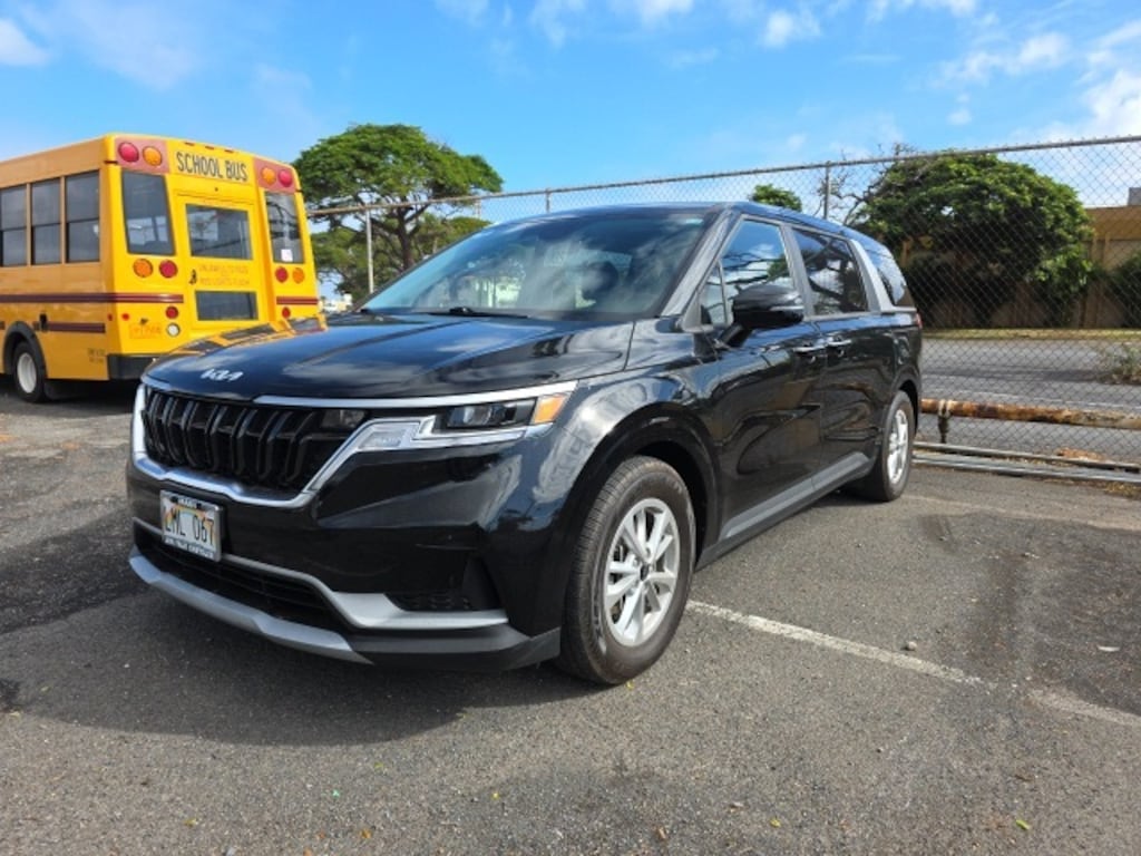 Used 2022 Kia Carnival LXS Minivan/Van