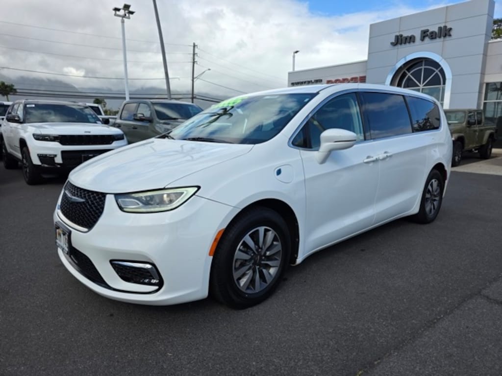 Used 2022 Chrysler Pacifica Hybrid Touring L Minivan/Van