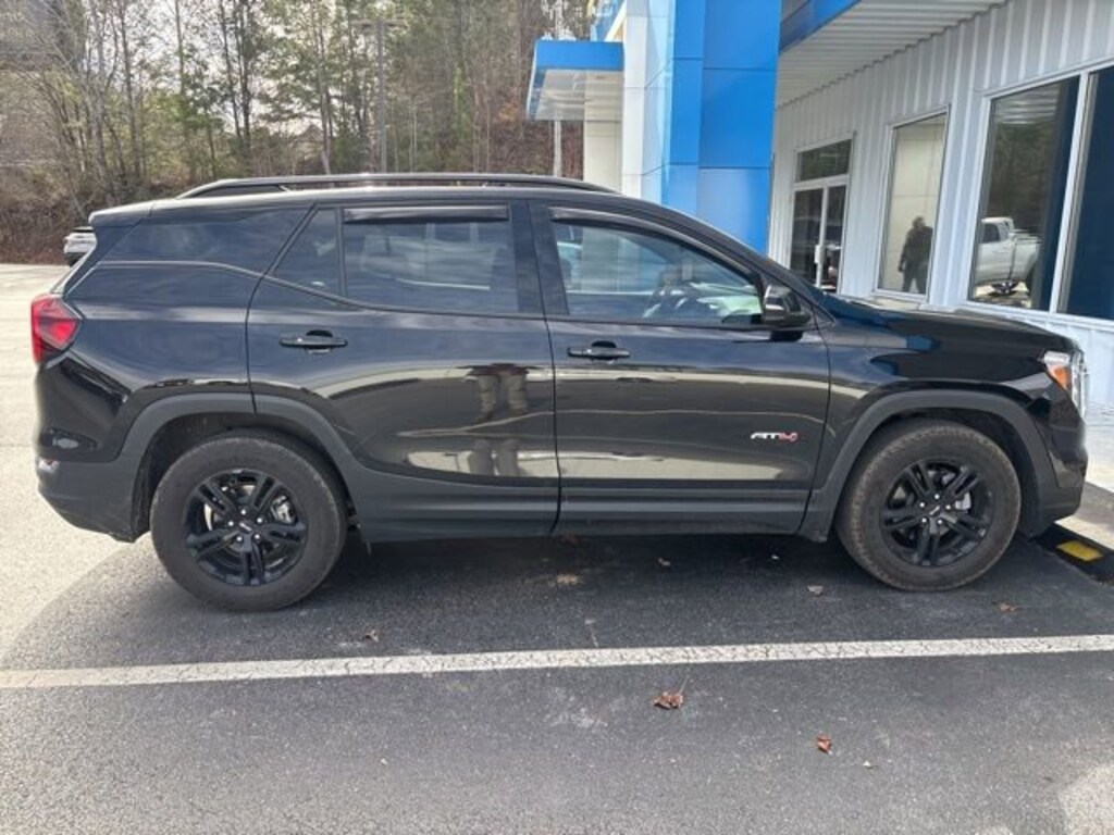 Used 2024 GMC Terrain AT4 SUV