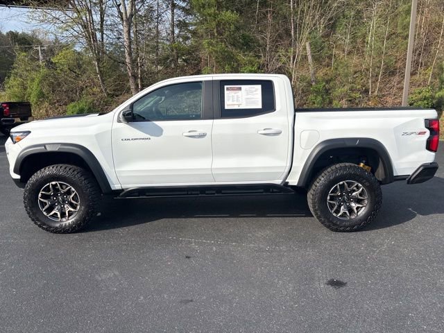 2024 Chevrolet Colorado ZR2 - Photo 11