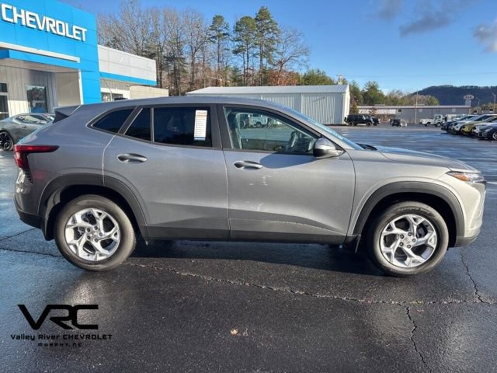 New 2026 Chevrolet Trax LS SUV