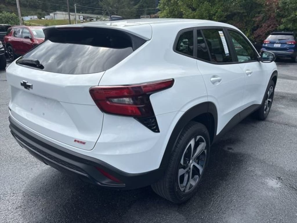 Used 2024 Chevrolet Trax 1RS SUV