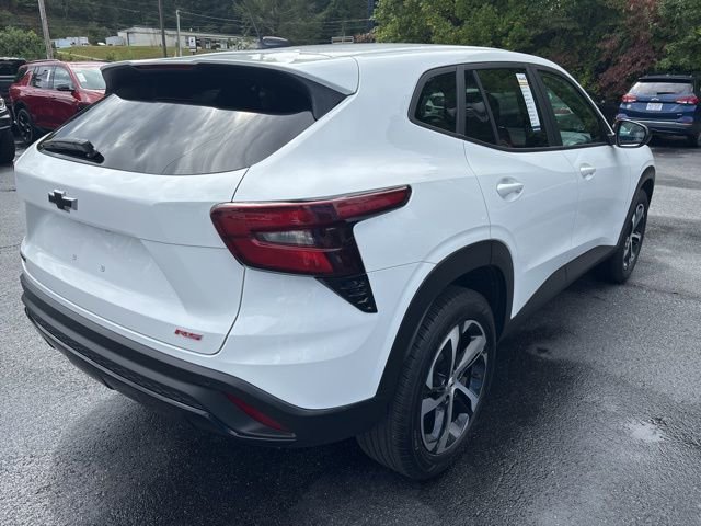 2024 Chevrolet Trax photo 3