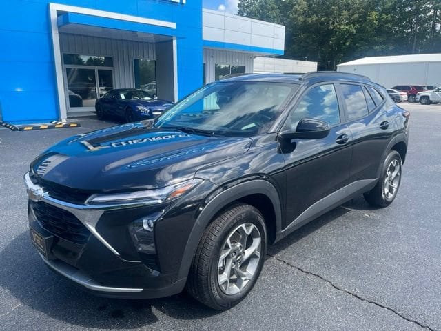 Used 2025 Chevrolet Trax LT with VIN KL77LHEP2SC236349 for sale in Murphy, NC