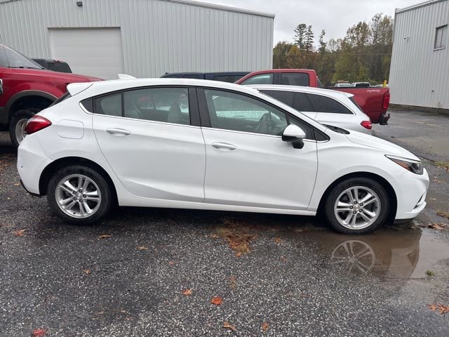 2018 Chevrolet Cruze LT photo 2