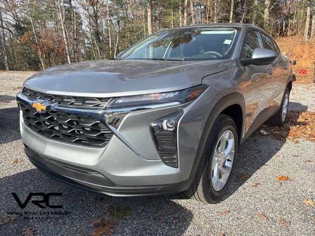 2026 Chevrolet Trax LS photo 2