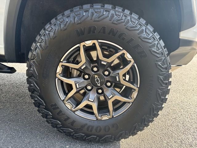 2024 Chevrolet Colorado ZR2 - Photo 17