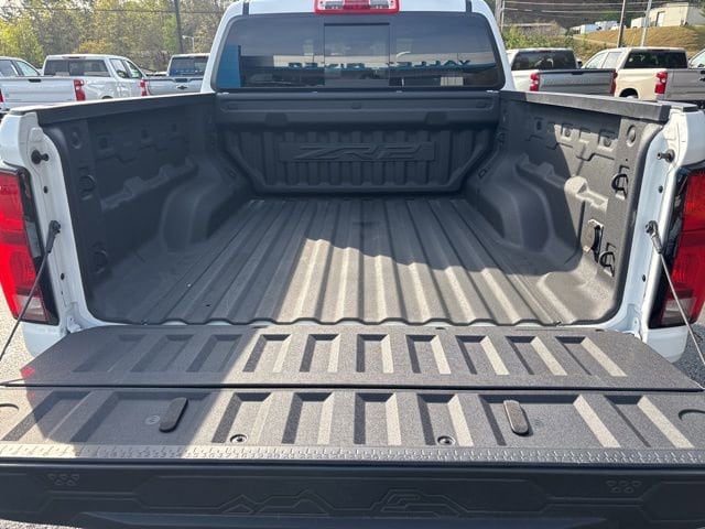 2024 Chevrolet Colorado ZR2 - Photo 8