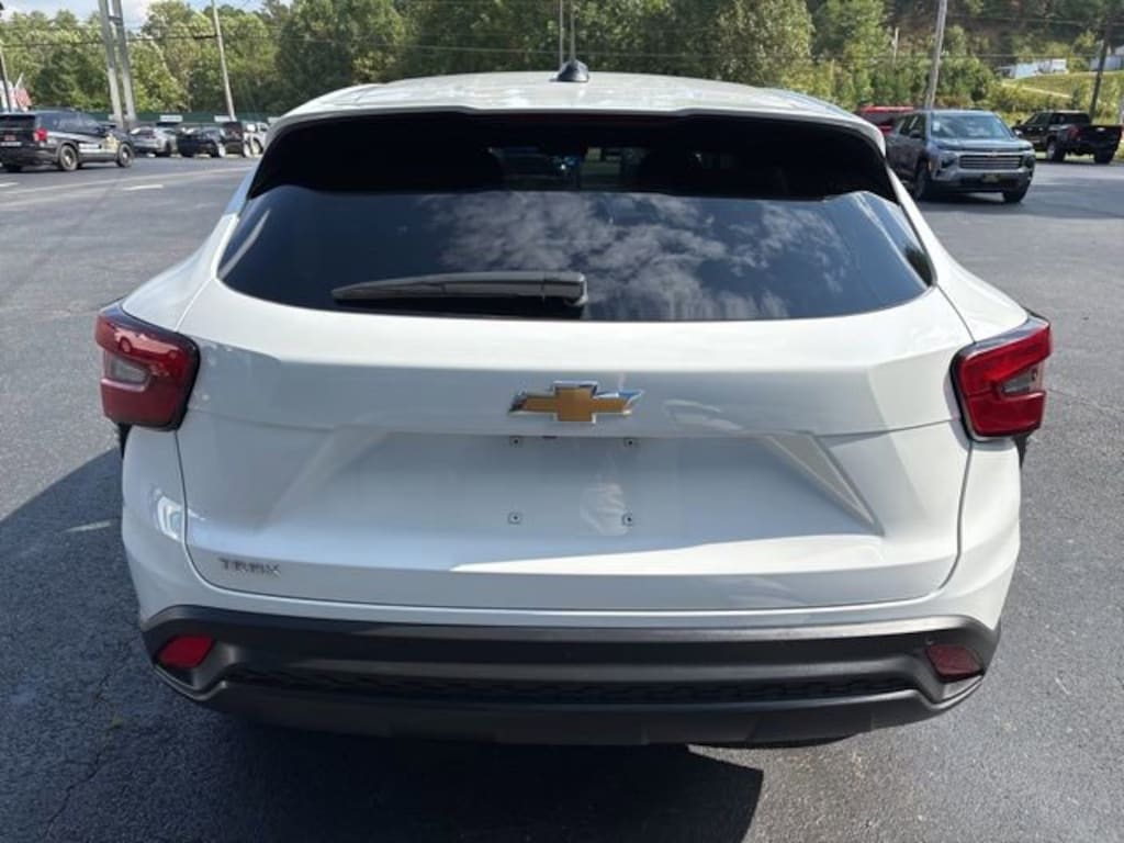 Used 2024 Chevrolet Trax LS SUV