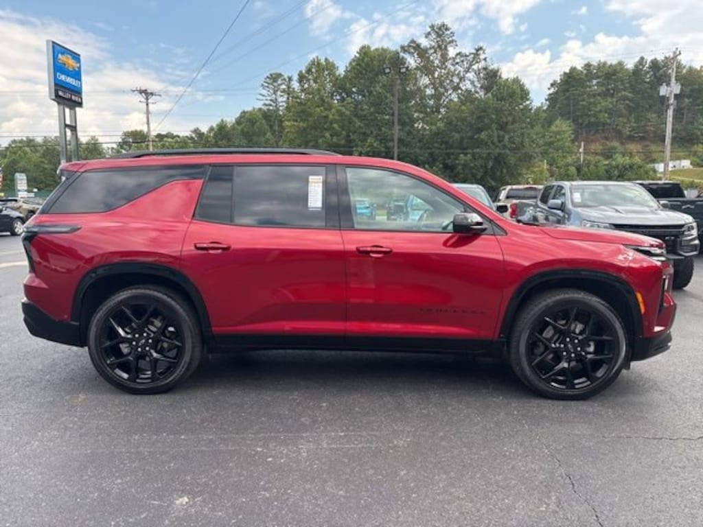 Used 2024 Chevrolet Traverse RS SUV