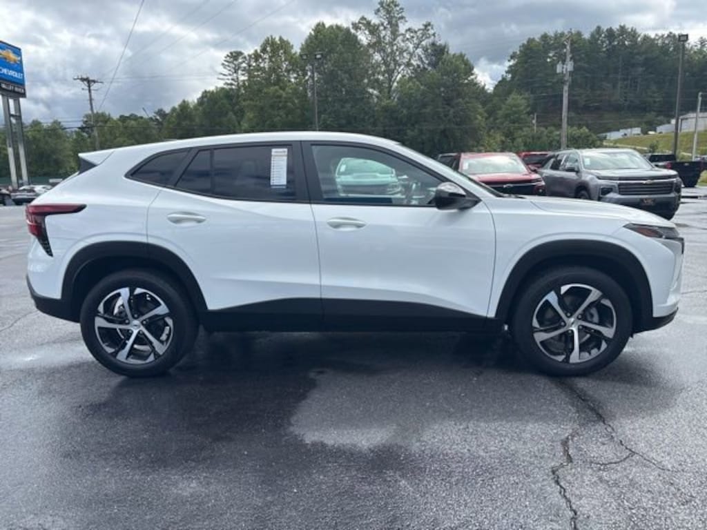 Used 2024 Chevrolet Trax 1RS SUV