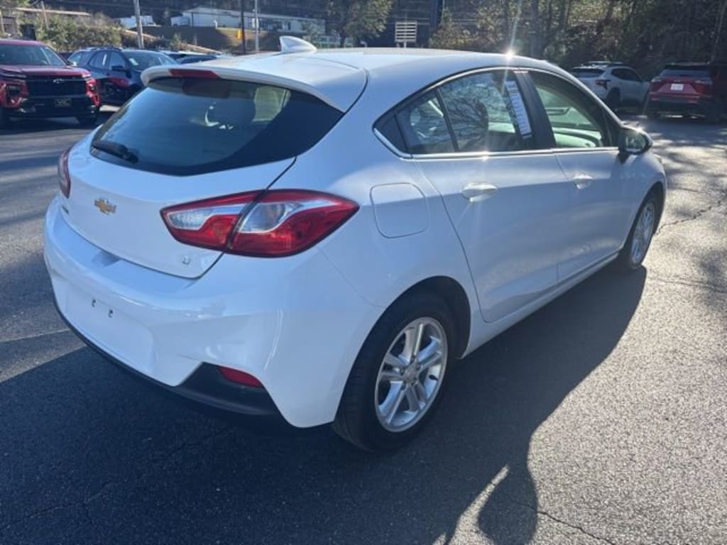 Used 2018 Chevrolet Cruze LT Car