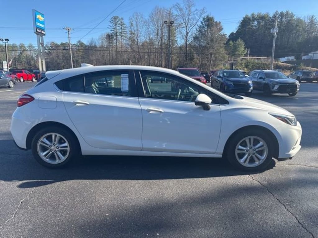 Used 2018 Chevrolet Cruze LT Car