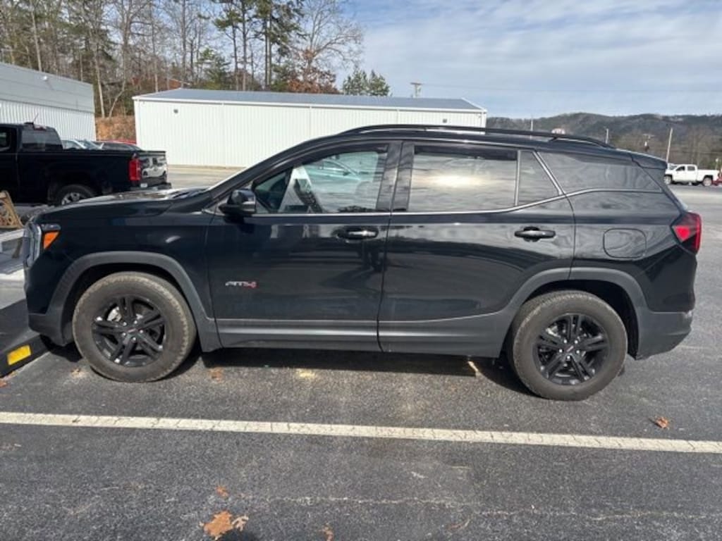 Used 2024 GMC Terrain AT4 SUV