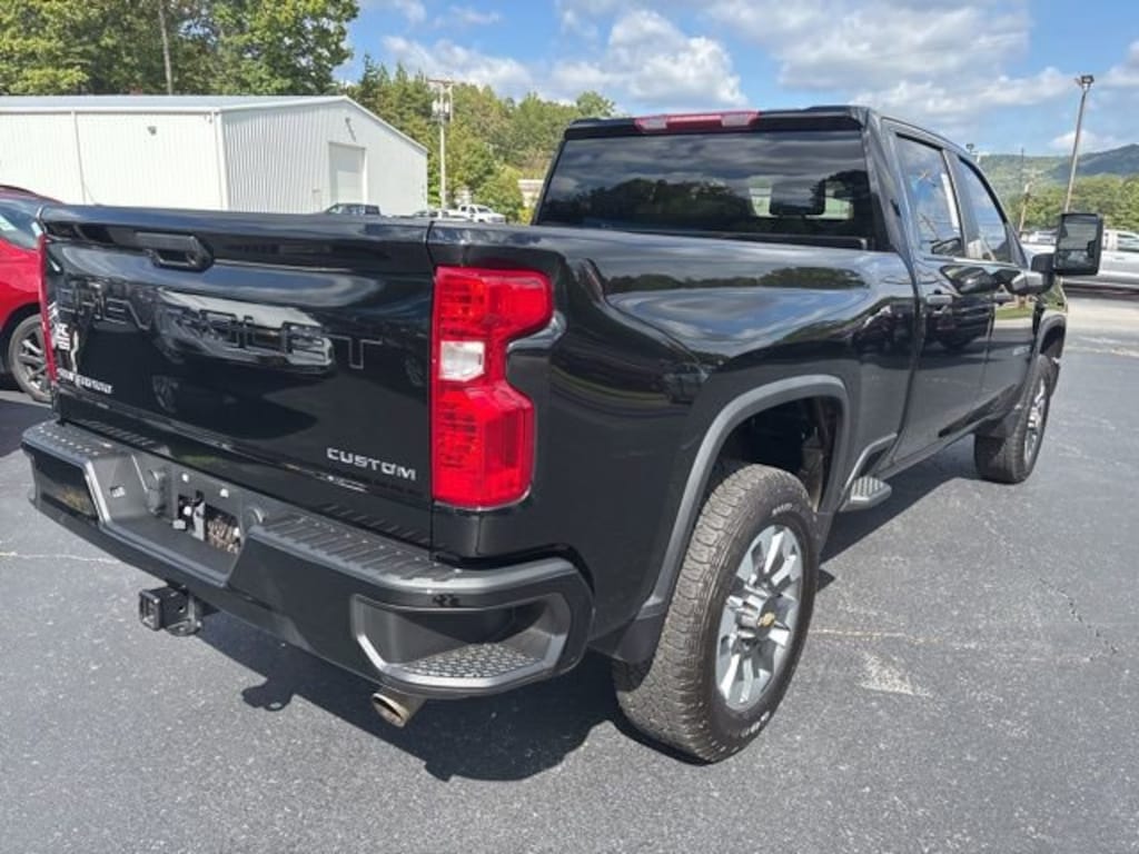 Used 2024 Chevrolet Silverado 2500 HD Custom Truck