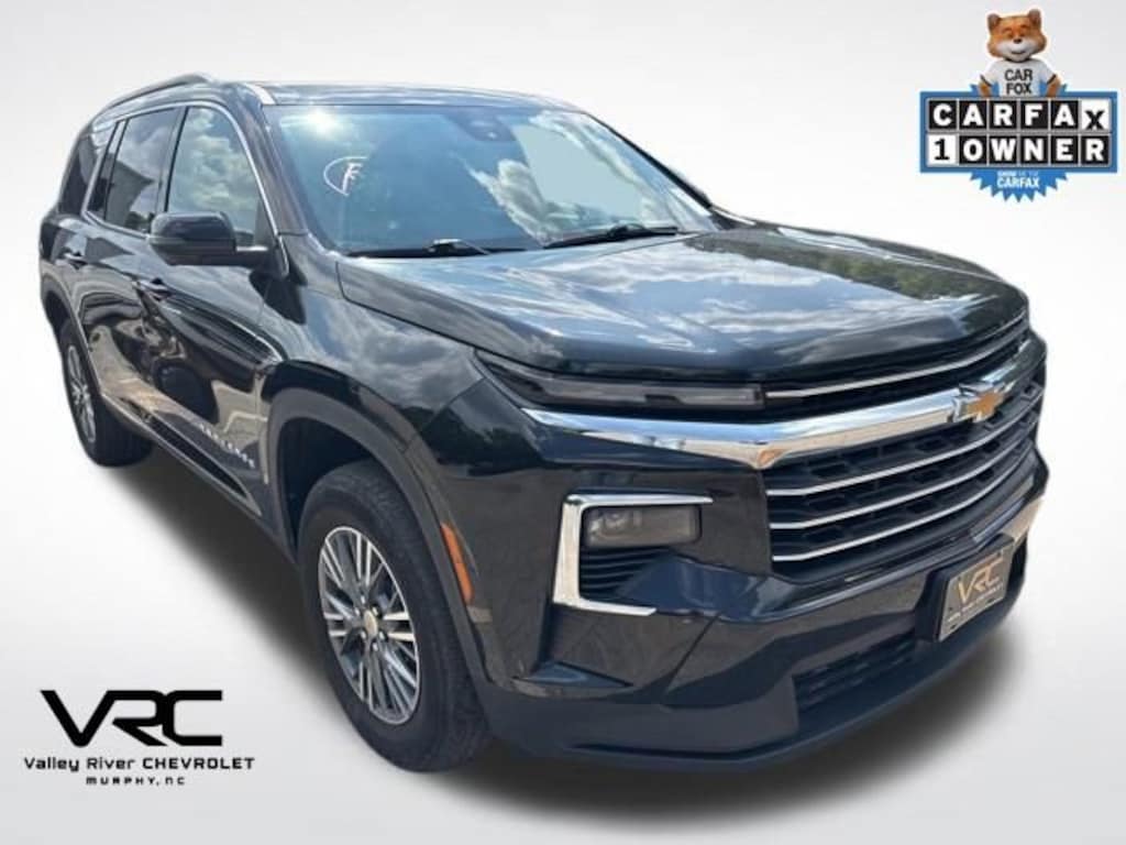 Used 2024 Chevrolet Traverse LT SUV