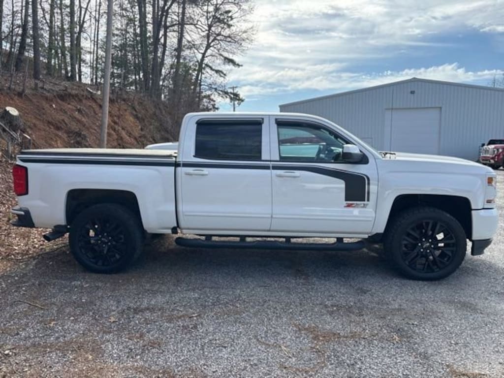Used 2017 Chevrolet Silverado 1500 LT Truck