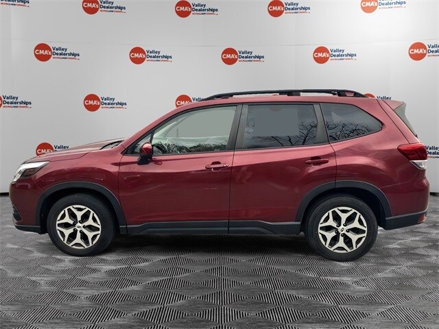 2022 Subaru Forester Premium photo 4