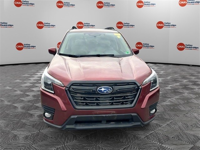 2022 Subaru Forester Premium photo 2
