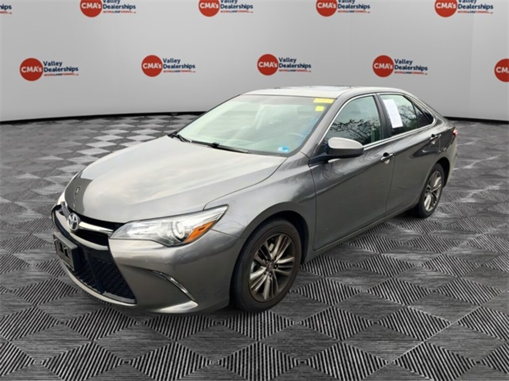 Used 2016 Toyota Camry SE Sedan