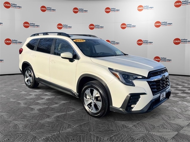 2025 Subaru Ascent Premium's photo