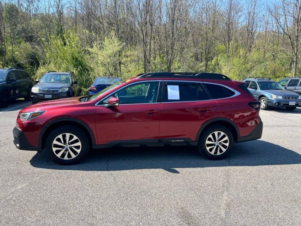 Used 2022 Subaru Outback Premium SUV