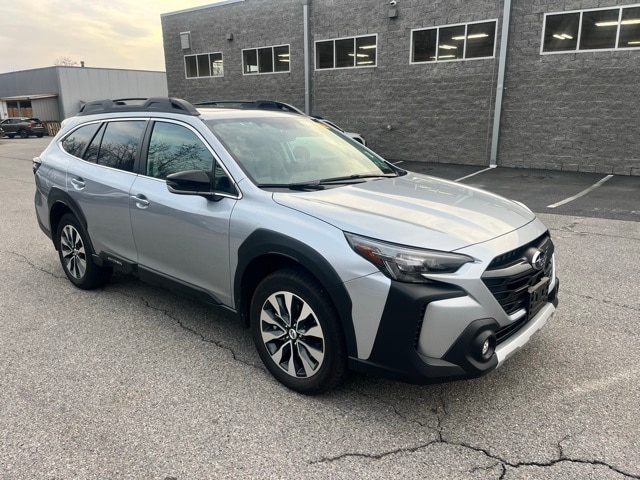 2025 Subaru Outback Limited's photo