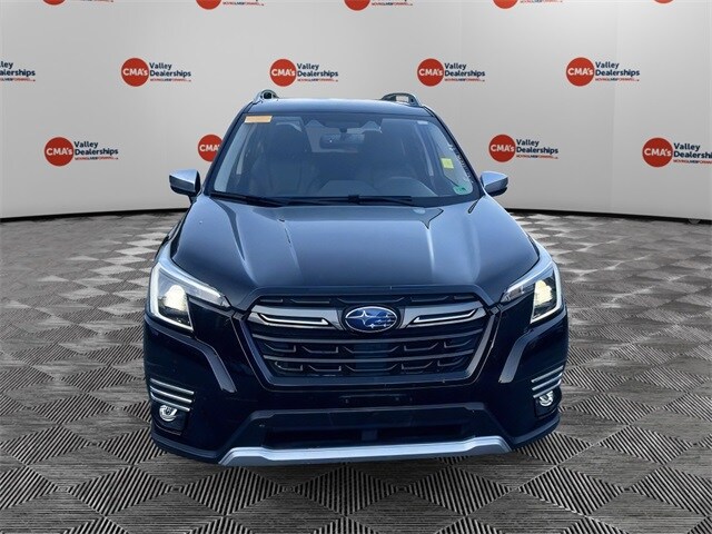 2022 Subaru Forester Touring photo 2