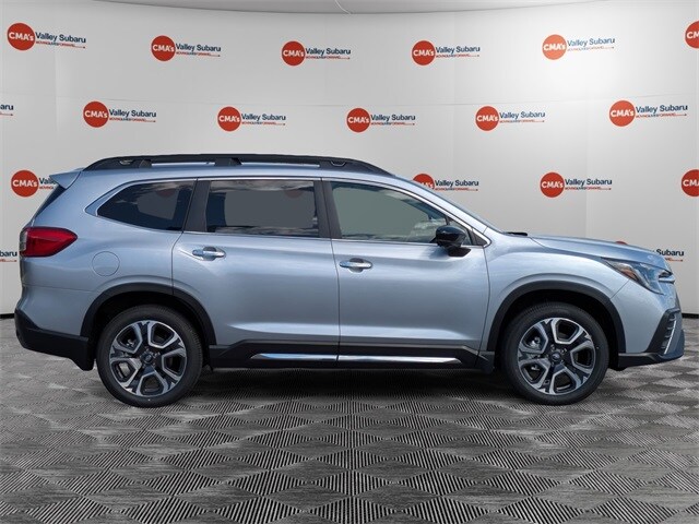 2025 Subaru Ascent Touring photo 4