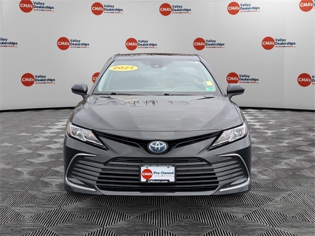 2021 Toyota Camry Hybrid LE photo 2
