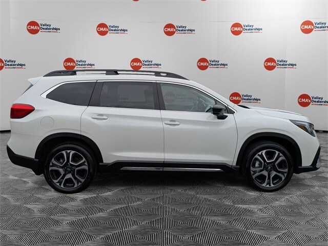 2025 Subaru Ascent Limited photo 3