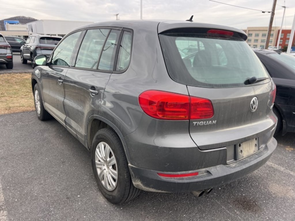 Used 2014 Volkswagen Tiguan S SUV