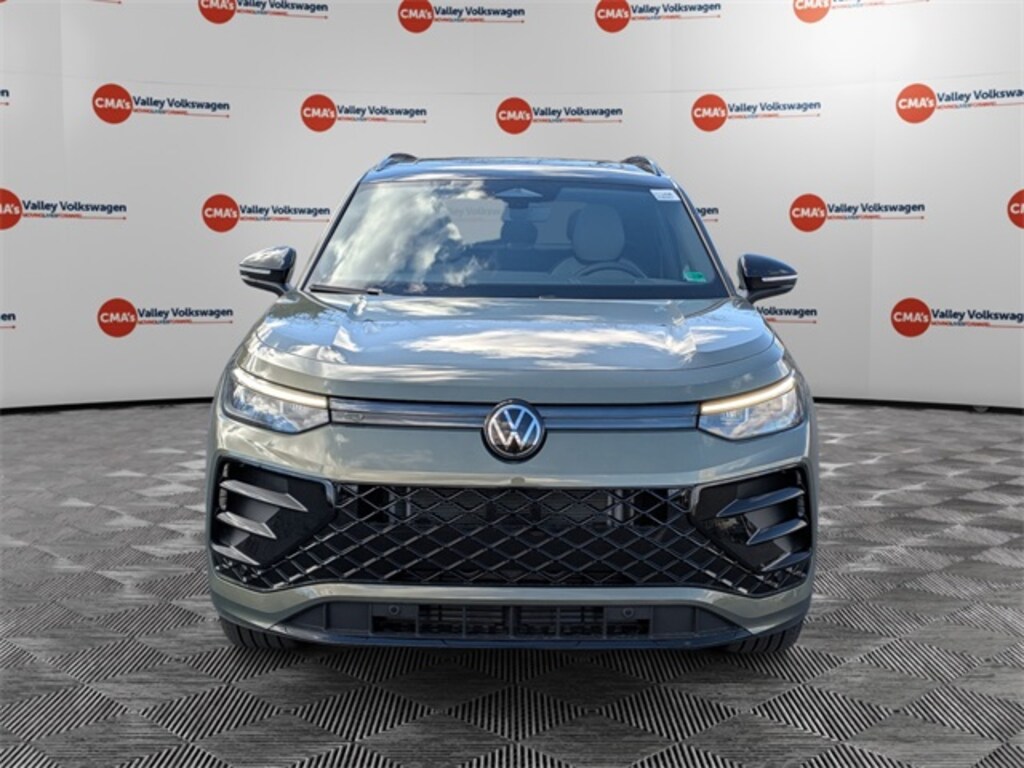 New 2026 Volkswagen Tiguan 2.0T SE R-Line Black SUV