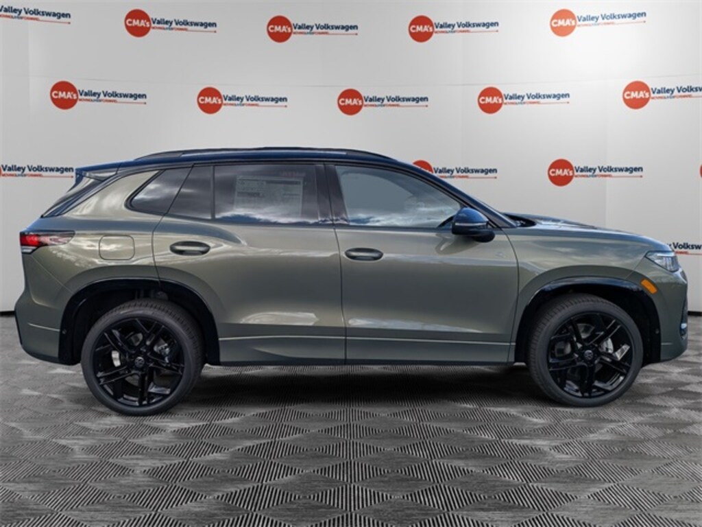 New 2026 Volkswagen Tiguan 2.0T SE R-Line Black SUV