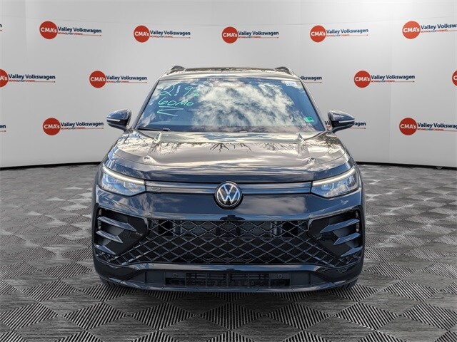 2025 Volkswagen Tiguan SE R-Line Black photo 2