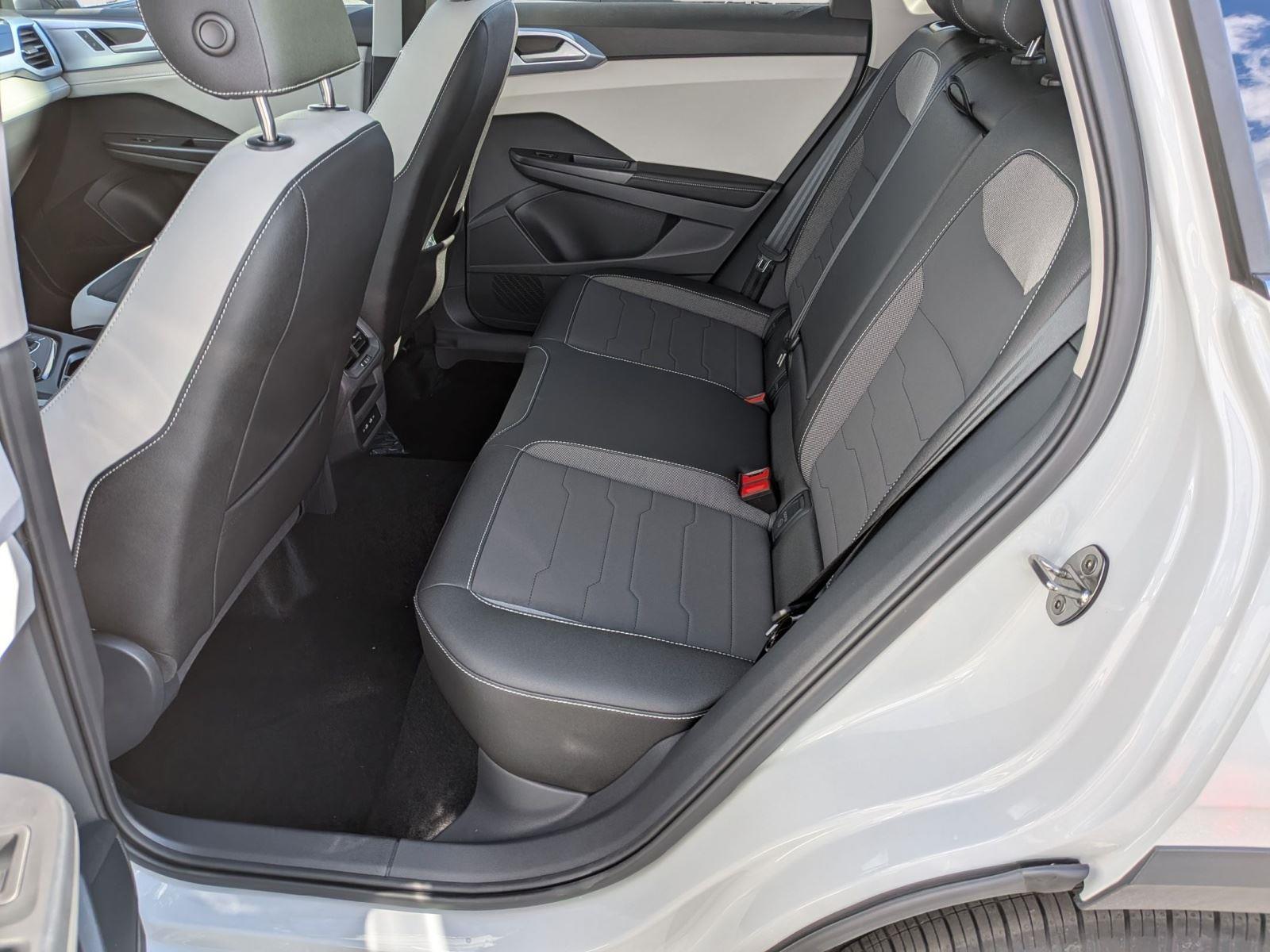 2026 Volkswagen Taos SE - Photo 25